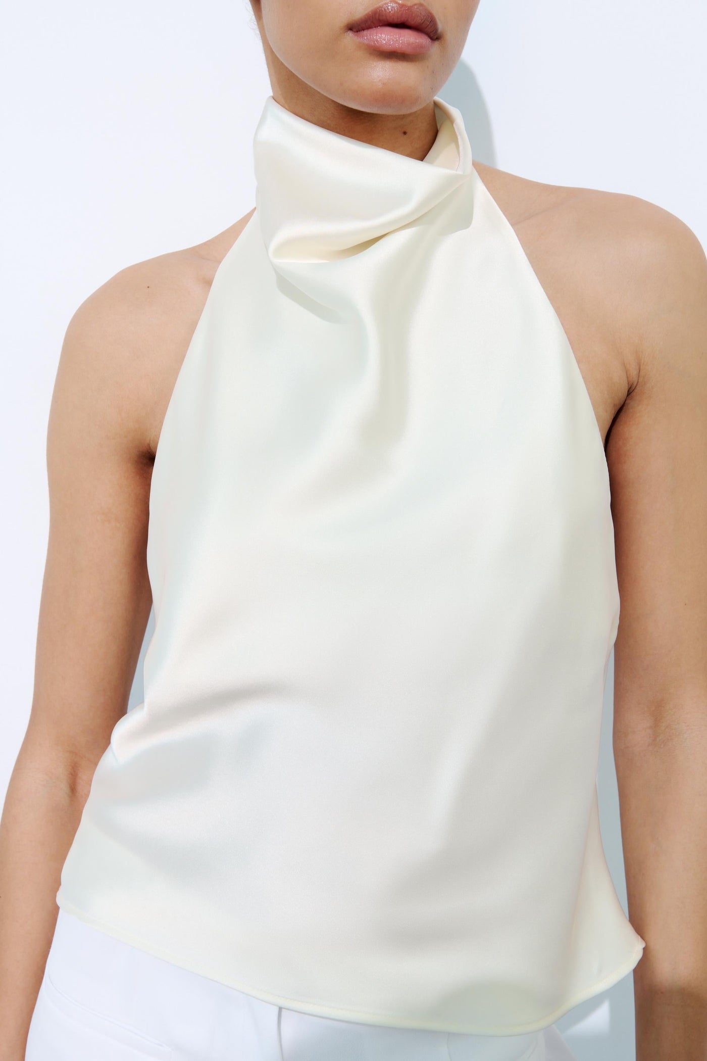 BELLE | Sateng Halter Top