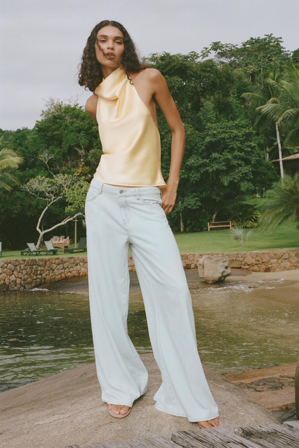 BELLE | Sateng Halter Top